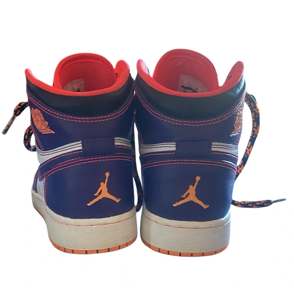 Air Jordan 1 Size 4Y - Picture 3 of 4